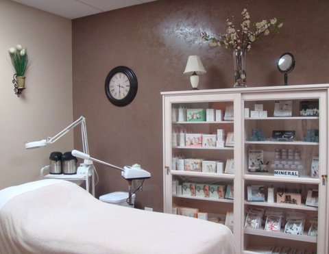 Facial Products on Area Facial Led Light Treatment Room Waxing Area Retail Products